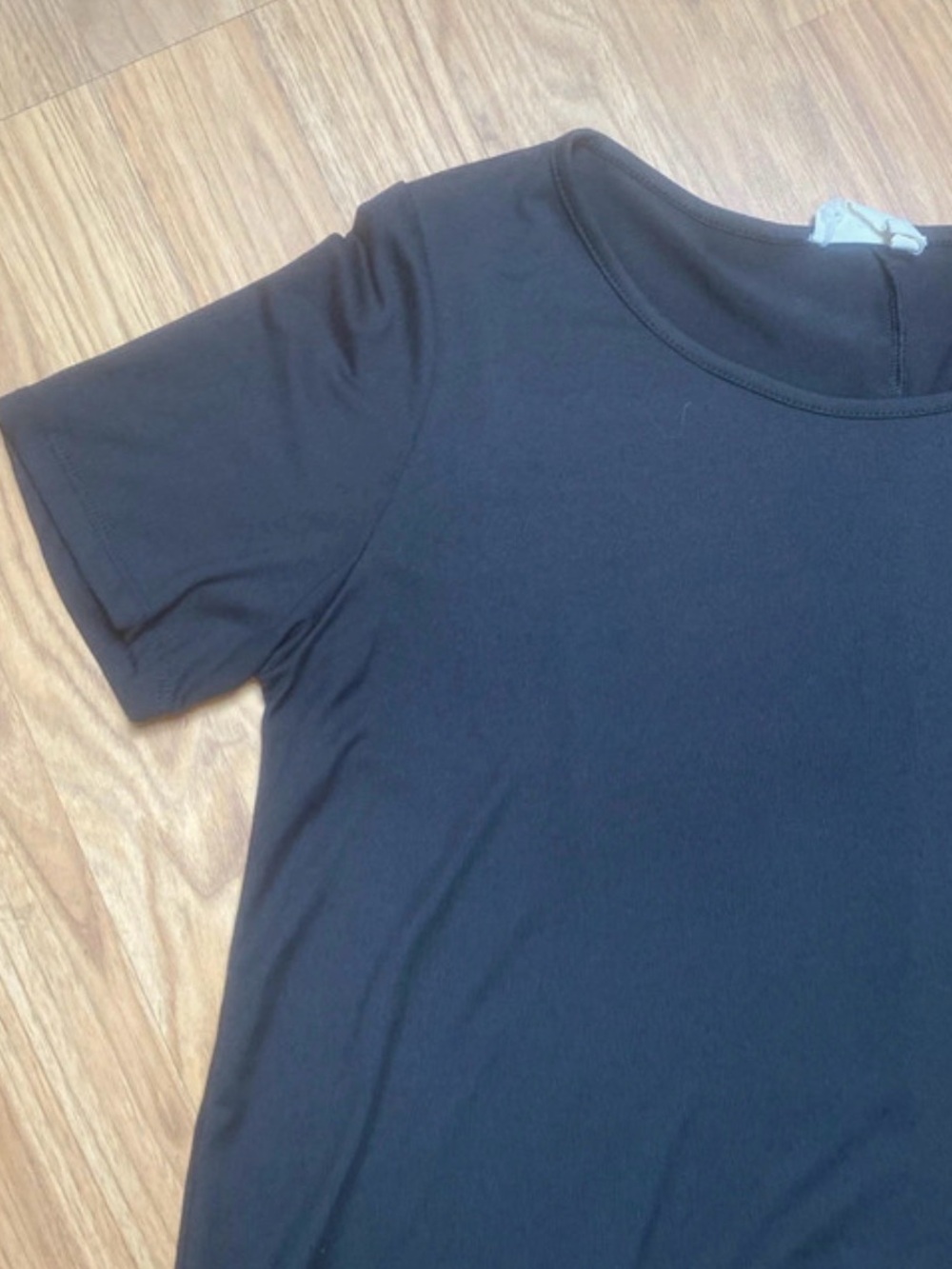 Black Ruffle-Hem Short Sleeve Top large - Picture 2 of 6